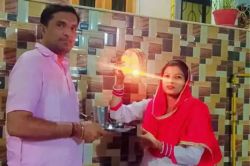 Karwa Chauth : करवा चौथ पर पति की लंबी उम्र की कामना, खोला व्रत और फिर हो गई
पत्नी की मौत…. - image