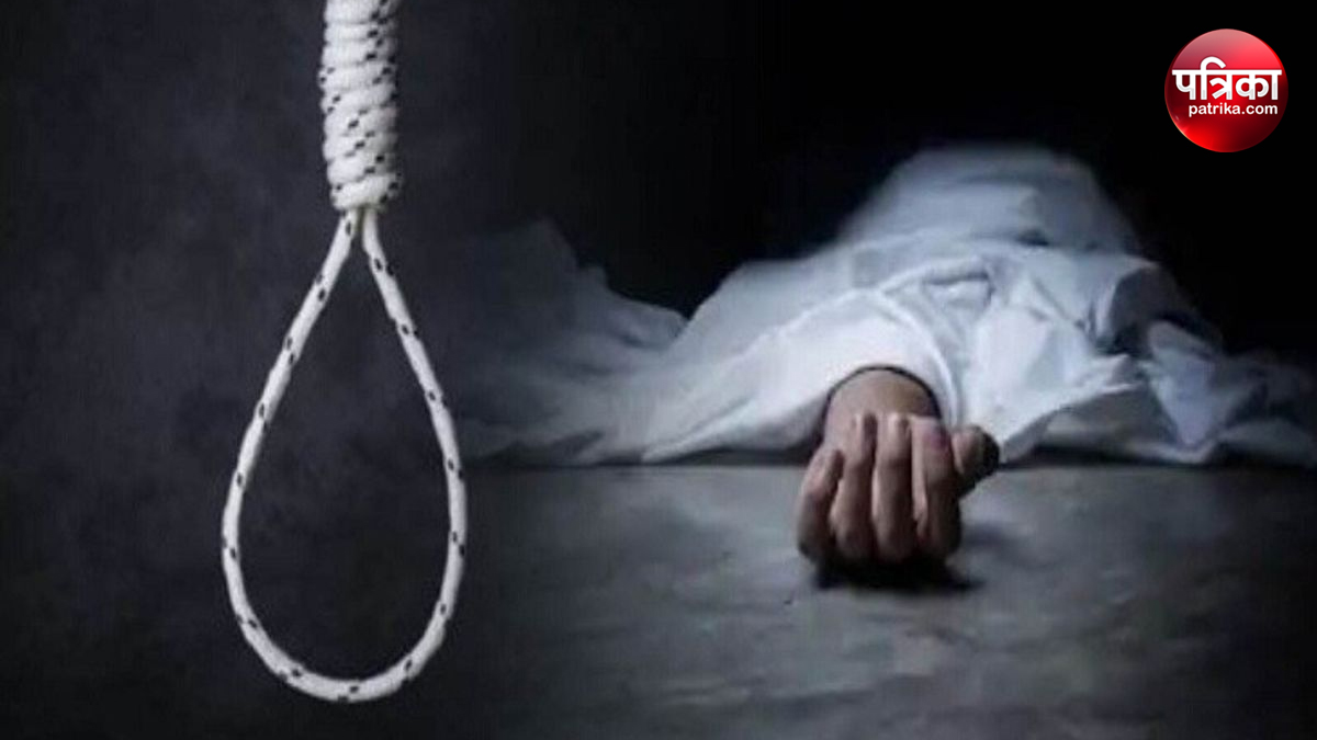 CG Suicide News: खेलने नहीं दिया कैरम तो 9 साल की बच्ची ने उठाया ये कदम, जान कर उड़ जाएंगे होश…