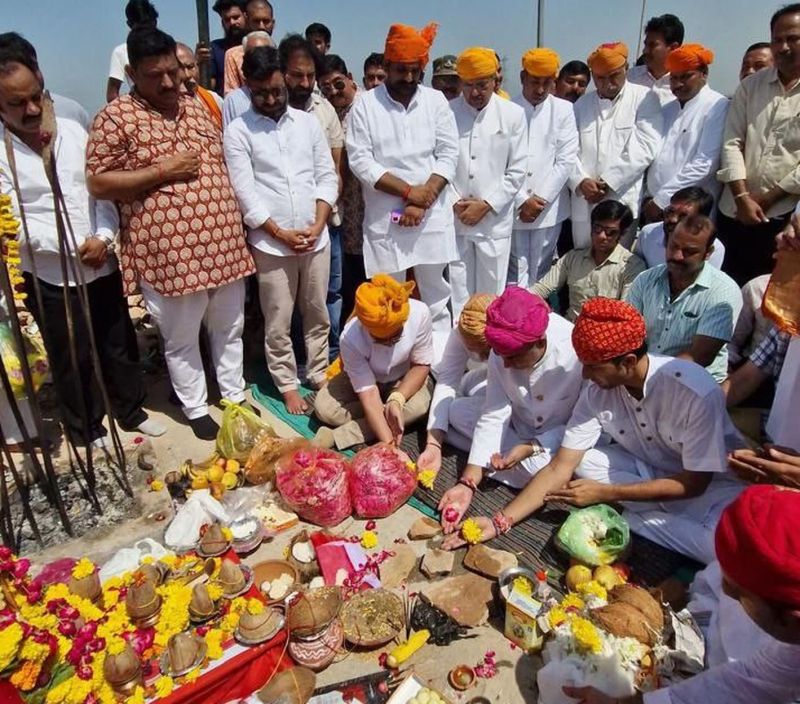 राव सूरजमल की छतरी के पुनर्निर्माण के लिए किया भूमि पूजन