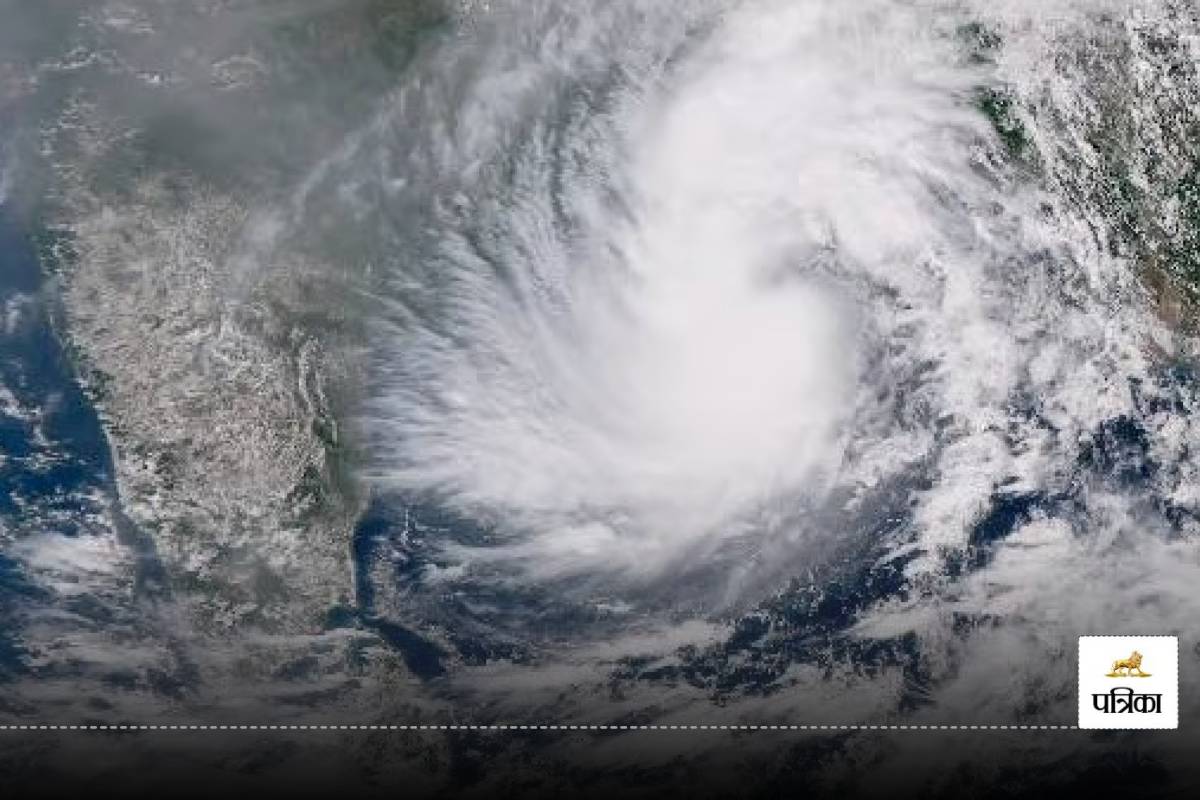 Cyclone 13 Inch Cyclone Dana Landfall: शक्तिशाली तूफान ‘दाना’ हुआ और ताकतवर! सेना को ...