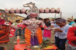 Dussehra 2024: छत्तीसगढ़ में यहां मिट्टी के रावण का पीट-पीट कर किया जाता हैं वध,
कई वर्ष पुरानी है परंपरा - image