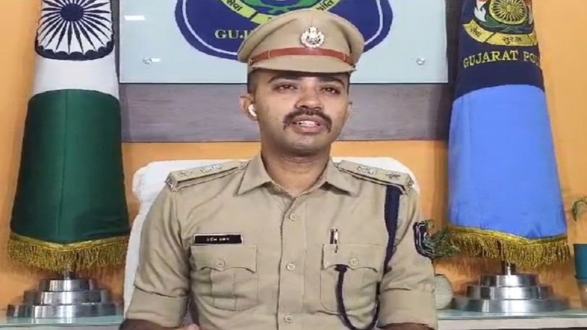 अहमदाबाद में ट्रैफिक नियम तोड़ना पड़ेगा महंगा, पुलिस ने अपनाई नई मोबाइल
एप्लीकेशन