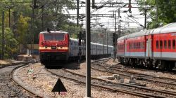 UP Festive Special Trains 2024: दिवाली-छठ पर रेलवे की बड़ी सौगात, चलाई 50 स्पेशल
ट्रेनें, यहां देखें पूरी लिस्ट - image