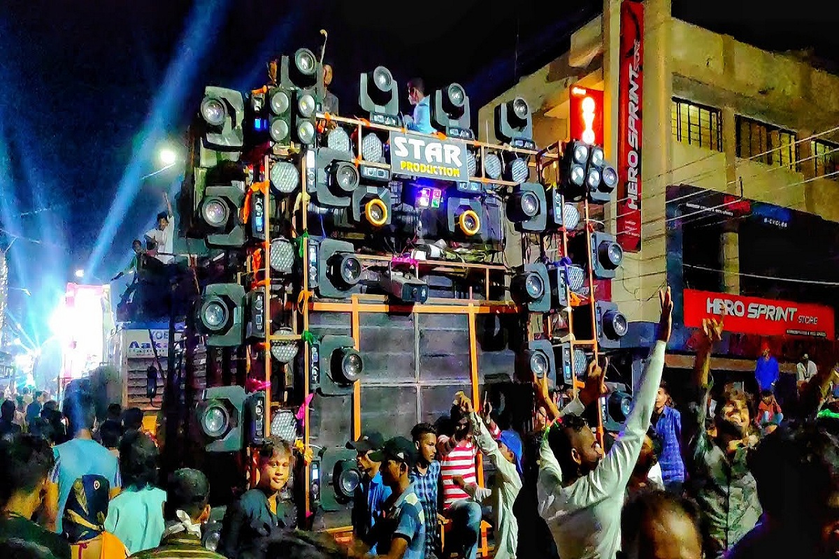 जिम्मेदारों को शोर पसंद है! रात 10 बजे के बाद ध्वनि विस्तारक बजाने पर कार्रवाई की चेतावनी लेकिन..