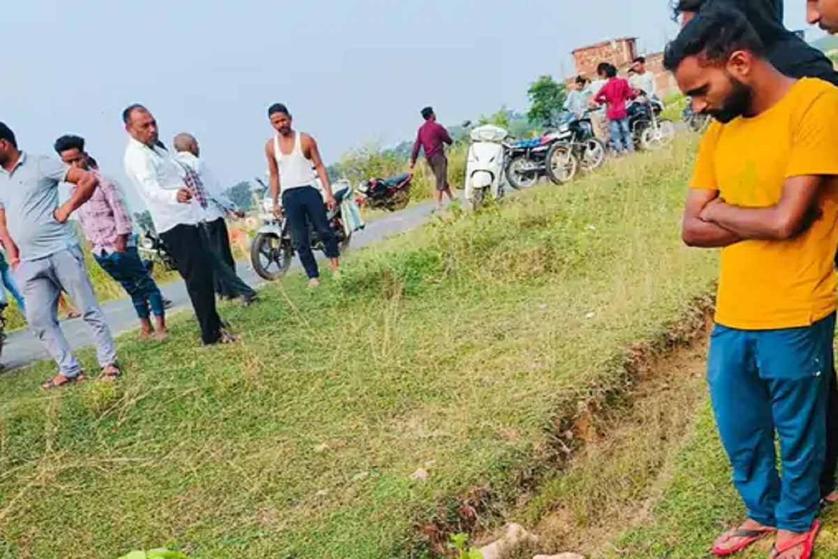 Policemen wife and daughter murder: सूरजपुर हत्याकांड के आरोपी पर ईनाम की घोषणा, एनकाउंटर पर 1 लाख, पकड़ने पर 50,000, देखें Video