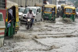 Weather Alert: मानसून की विदाई के बाद यहां हुई मूसलाधार बारिश, आज और कल भी बेहाल
करेगा मौसम, IMD अलर्ट जारी - image