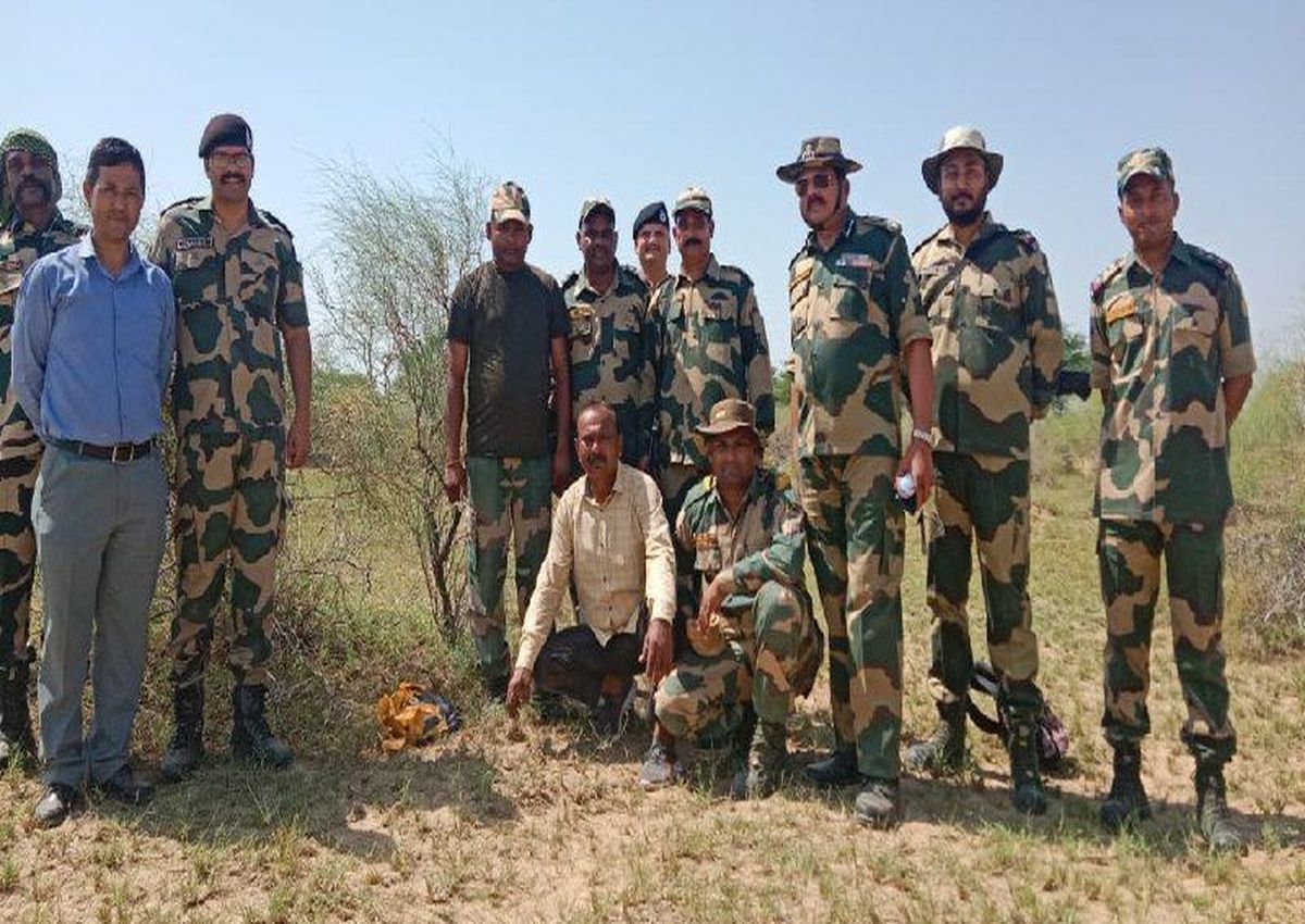 बॉर्डर एरिया में कल मिला था ड्रोन, आज मिली 11 करोड़ की हेरोइन, पाकिस्तान से आई
थी खेप, खेत की रोही में मिली