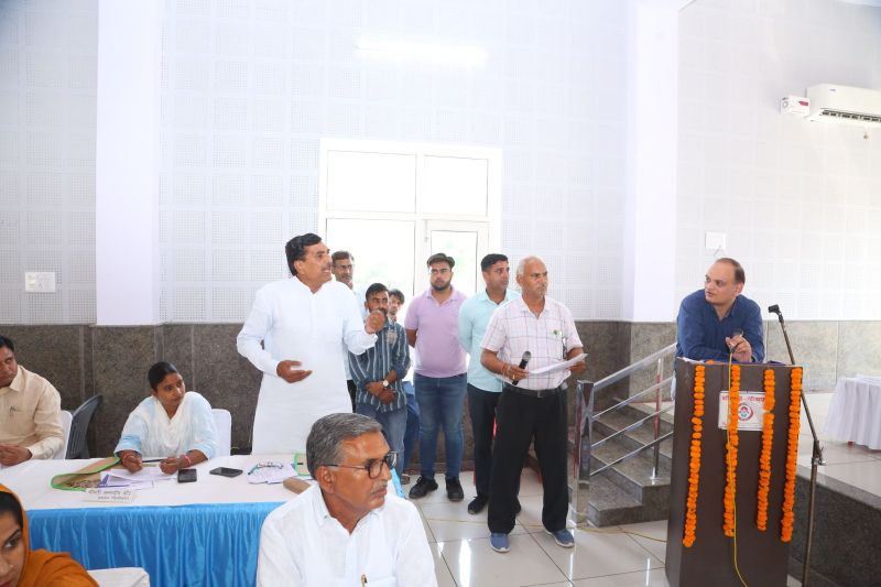 -जिला परिषद की साधारण सभा की बैठक में ज्यादातर सदस्यों ने अवैध संचालित हो रही शराब दुकानों के खिलाफ कार्रवाई की मांग उठाई