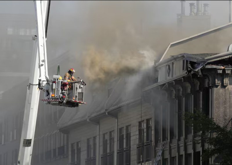 Hostel catches fire in Canada