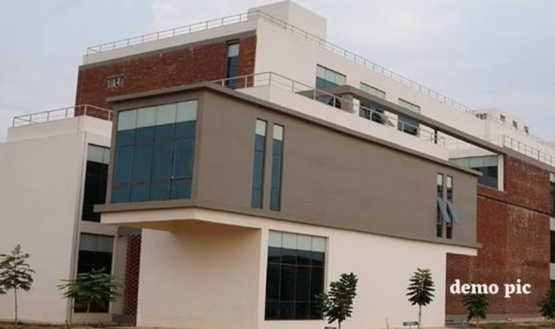 Technical officer Avdhesh Singh's body found in Triple ITDM building