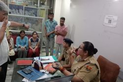 जयपुर में फर्जी डिग्री बनाने की सूचना पर पुलिस की बड़ी कार्रवाई, 20
विश्वविद्यालयों से जुड़े 750 संदिग्ध दस्तावेज मिले - image