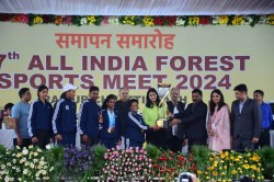 Manu Bhaker शामिल हुई रायपुर में आयोजित 27th All India Forest Sports Meet में,
खिलाडिय़ों से शेयर की अपने अनुभव… - image