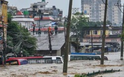 नेपाल में मूसलाधार बारिश से आई बाढ़ और लैंडस्लाइड के चलते अब तक 244 लोगों की मौत - image