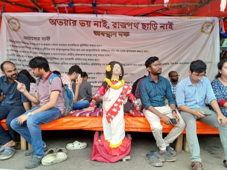 जूनियर डॉक्टरों ने शुरू की भूख हड़ताल