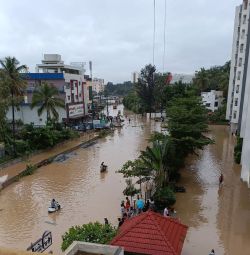 दूसरे दिन भी खूब बरसे बदरा, शहर के कई इलाके जलमग्न - image