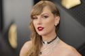 लाइव शो में Taylor Swift की खुल गई ड्रेस, सोशल मीडिया पर फोटोज हुईं वायरल