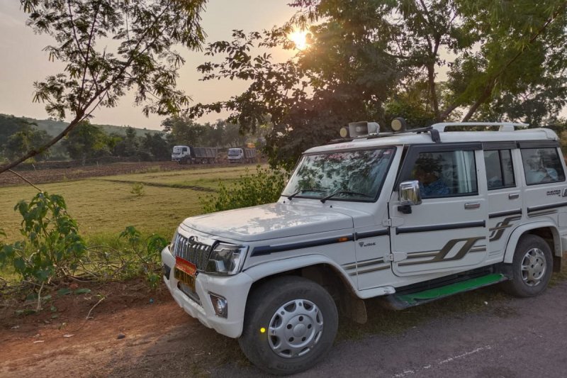 कार्रवाई करने पहुंची थी तहसीलदार।