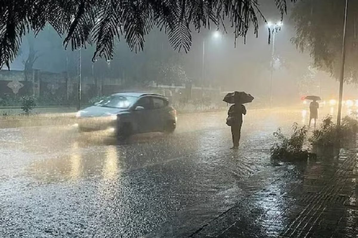 Weather Update: बंगाल की खाड़ी में इस हलचल के चलते होगी बारिश! जानिए यूपी का
मौसम अपडेट