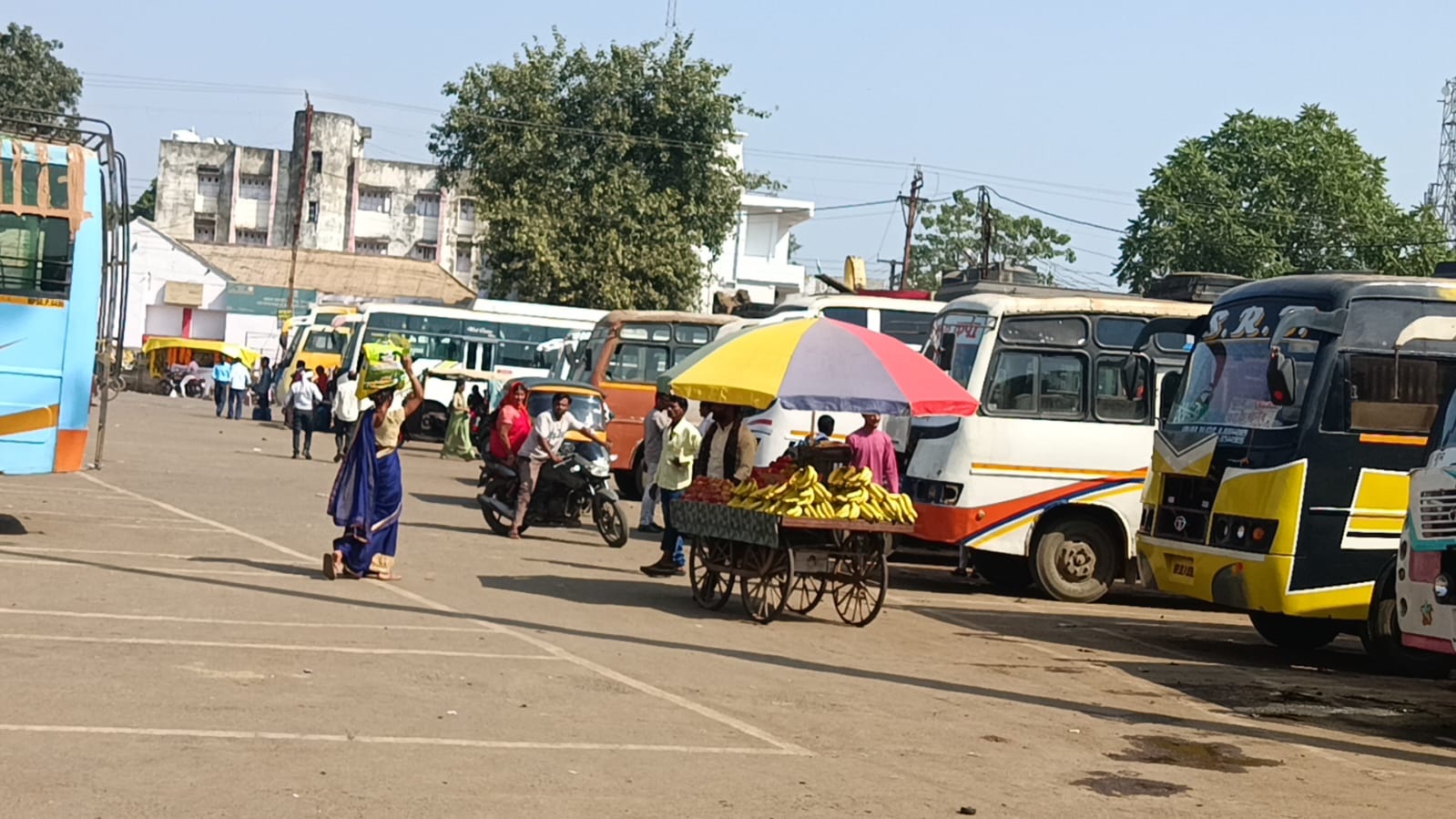 बस संचालकों के बाद अब आटो चालको की सामने आ रही मनमानी