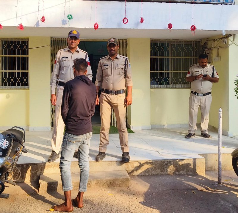 बाइक चोर गिरफ्तार