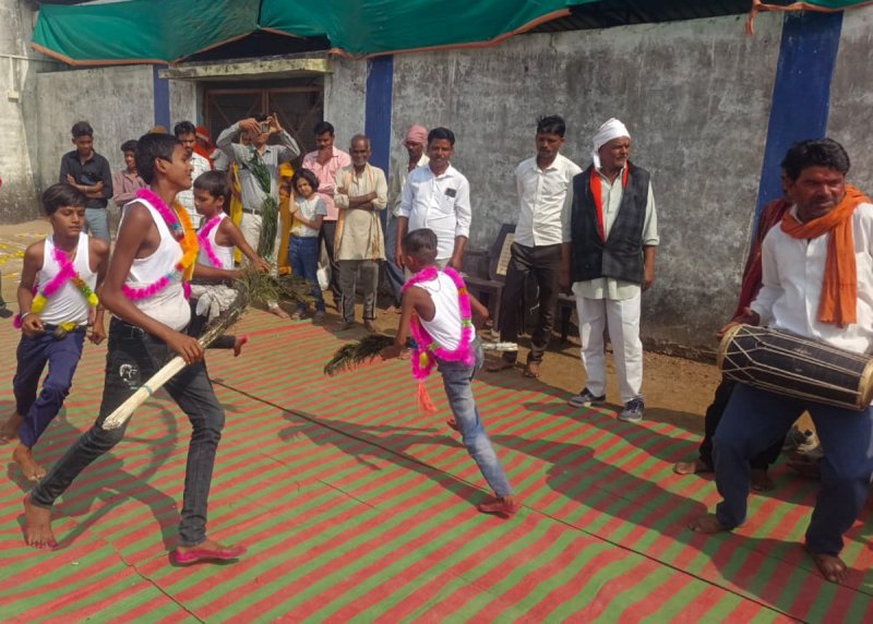 हड़ली गोशाला में गोवर्धन पूजा