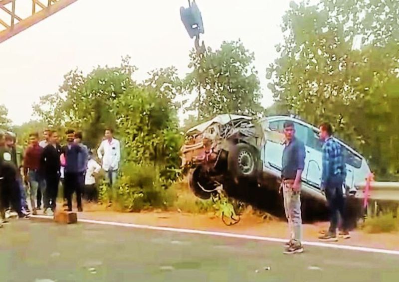 कार सवार कोटा तरफ से झांसी जा रहे थे