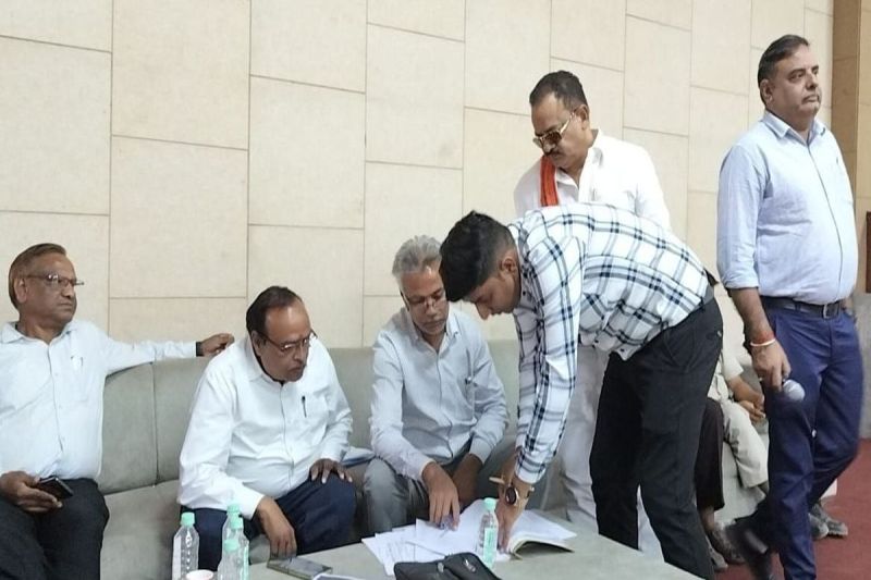 शरद मेले की 83 लाख में छूटी बोली, नगर परिषद की बल्ले-बल्ले Bid for Sharad Mela worth Rs 83 lakhs missed, city council in trouble