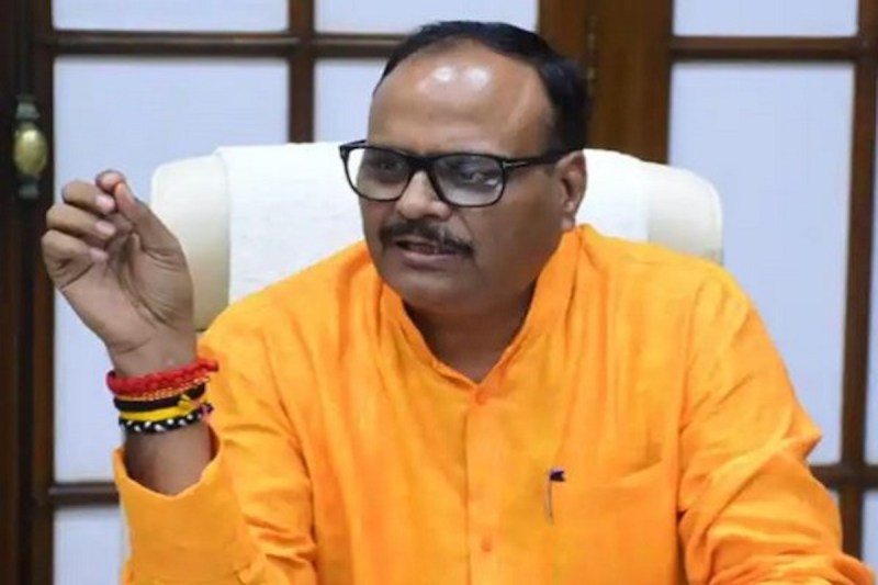 स्वास्थ्य सेवा में लापरवाही पर सख्त, डिप्टी सीएम ब्रजेश पाठक