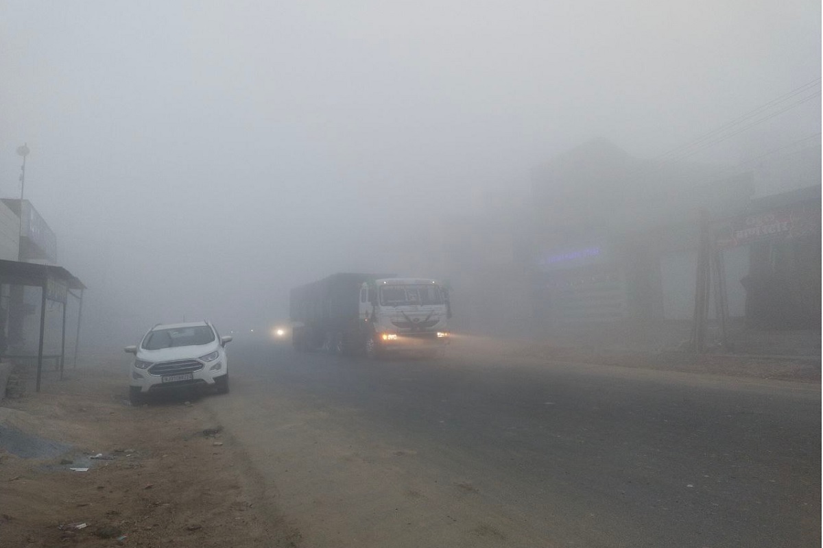 Rajasthan Weather : सरहदी जिलों में छाया घना कोहरा, जयपुर में गुलाबी ठंडक