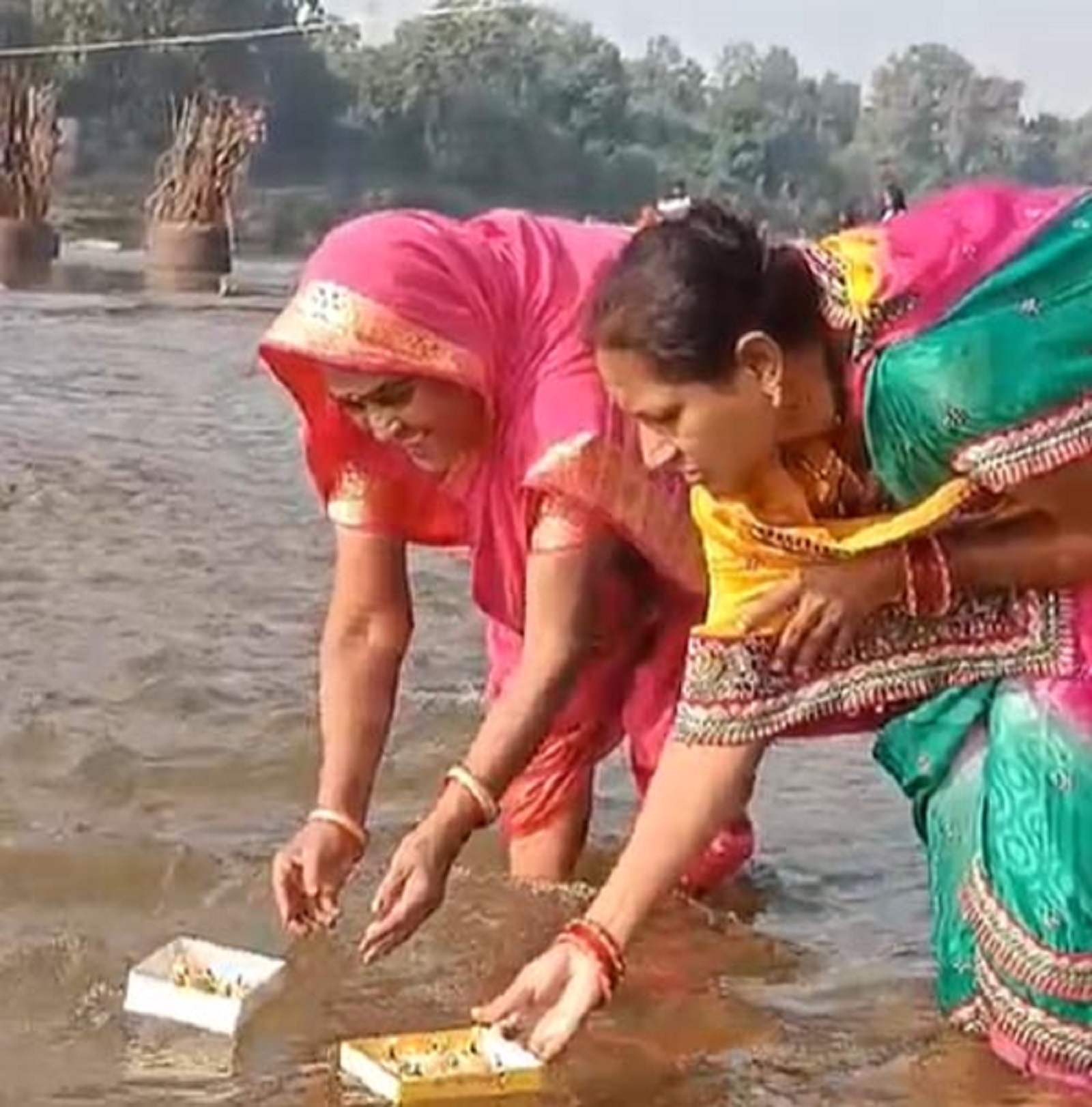 विधि विधान के साथ की गई पूजा अर्चना