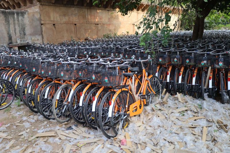जयपुरी आदेश का बाट जोह रही लाड़ो की साइकिल Lado's bicycle waiting for Jaipuri order