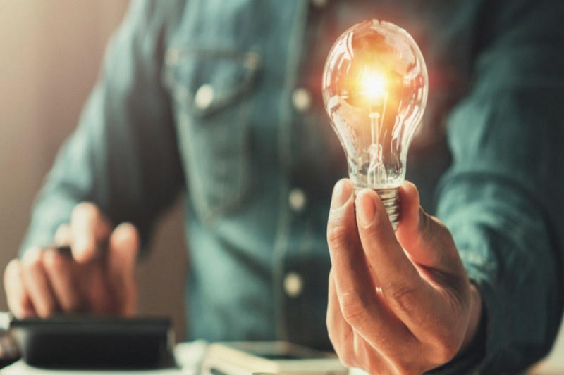 किसानों की समस्याओं की अनदेखी, फ्री बिजली योजना में बाधा