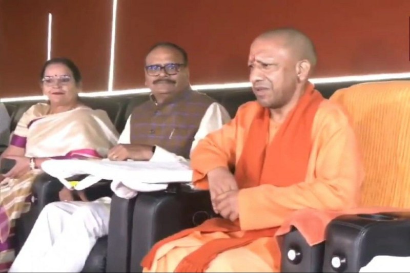 CM Yogi Watch Sabarmati movie