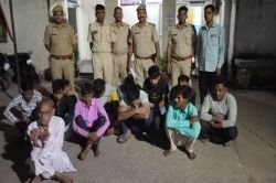 जुआ पर पुलिस की छापा मार कार्रवाई,76 जुआरी दबोचे - image