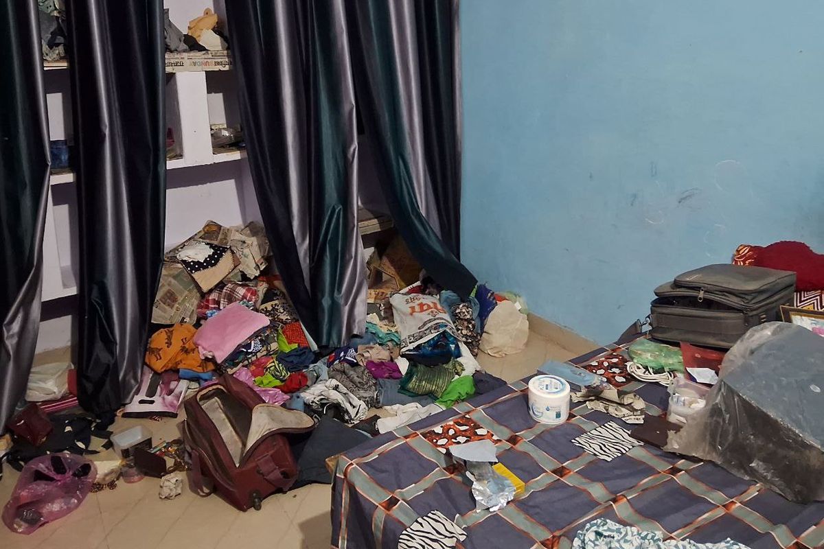 सूने मकान से लाखों के जेवरात ले उड़े चोर, दिवाली मनाने गया हुआ था परिवार Thieves took away jewelery worth lakhs from an abandoned house, the family had gone to celebrate Diwali