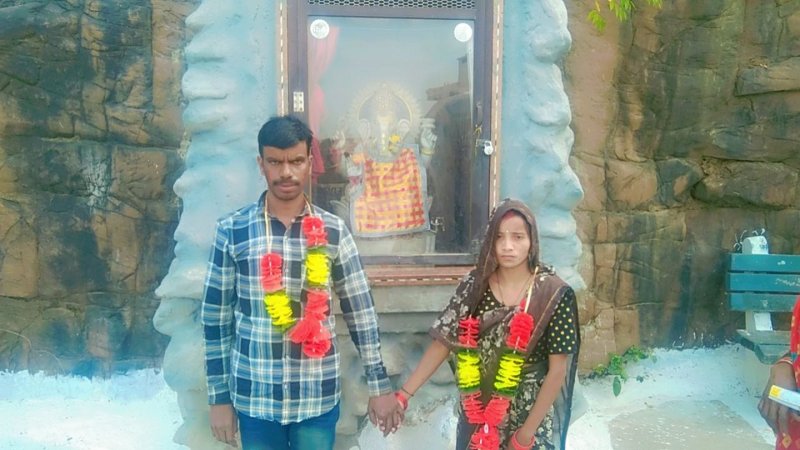 कमलेश के साथ लुटेरी दुल्हन