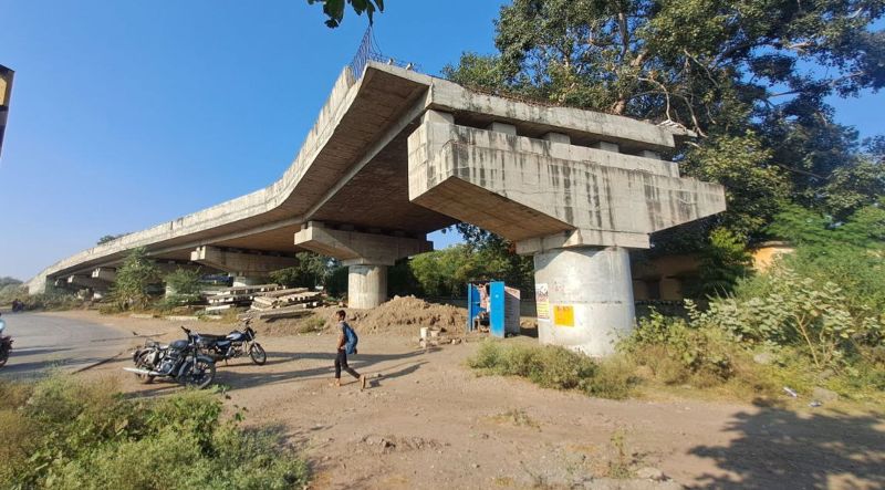 fly over bridge:अधूरे पूल से दुर्घटना की संभावना
