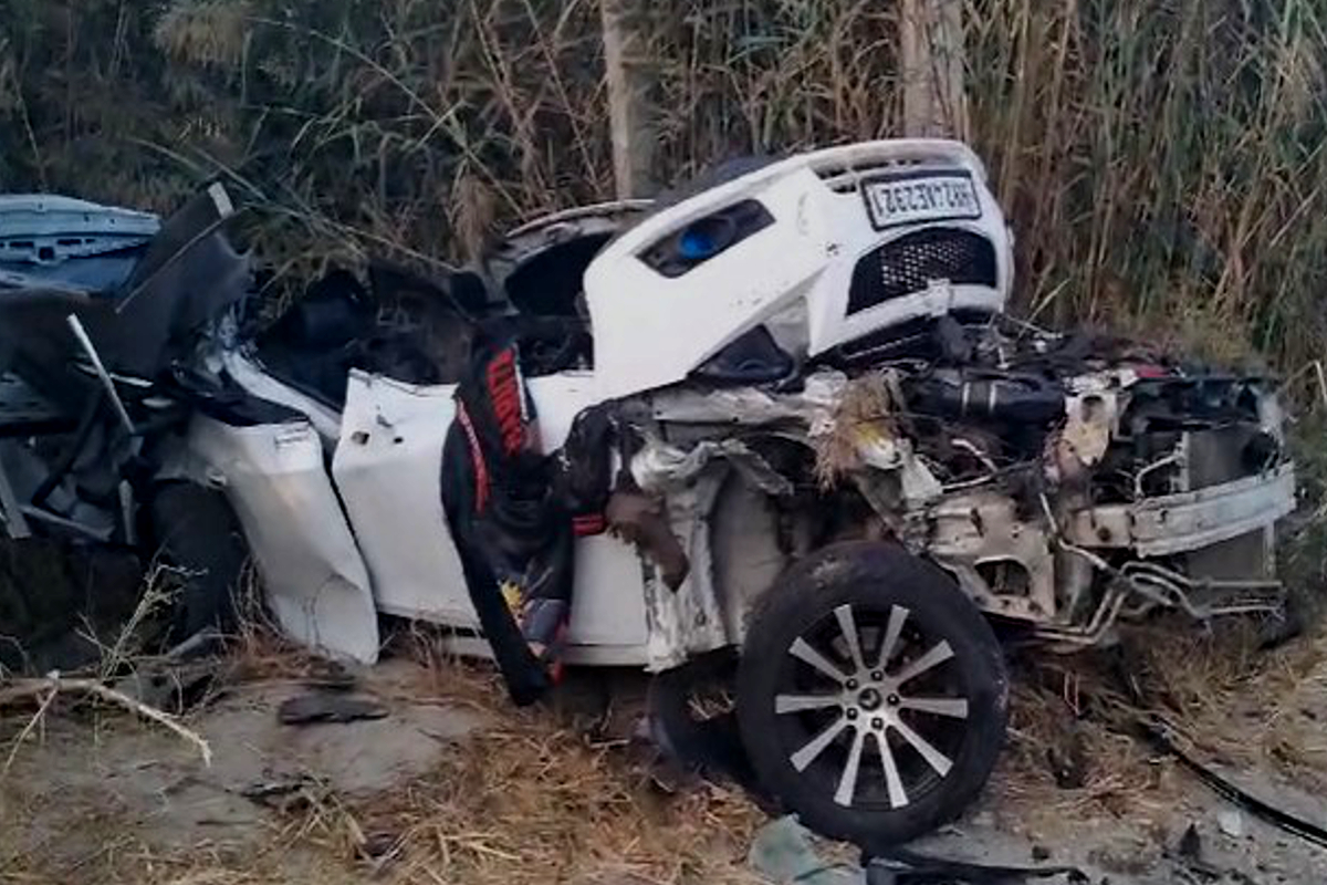 Big Accident: तेज रफ्तार कार की ट्रैक्टर ट्रॉली से टक्कर, दो लोगों की मौत