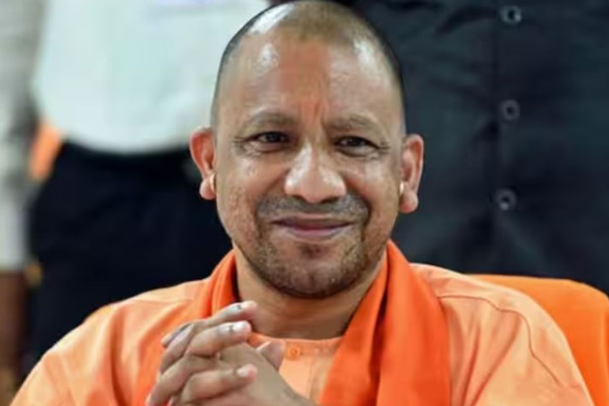 Yogi सरकार का बड़ा फैसला! यूपी में अब Transgender समुदाय को भी मिलेगा राशन कार्ड