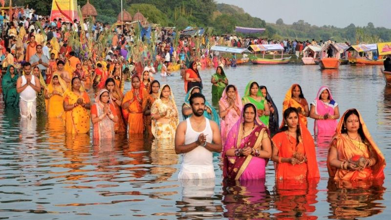 छठ महापर्व की शुरुआत..! खरना के साथ व्रतियों ने शुरू किया निर्जल उपवास, आज उगते सूर्य को देंगे अर्घ्य(photo-patrika)