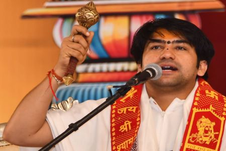 There should be four children...otherwise we will become a minority: Shastri