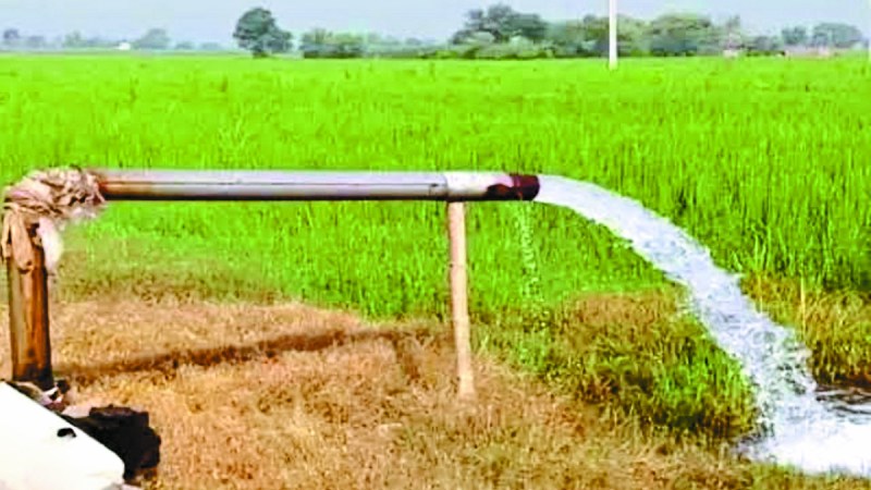 बालोद जिले में लगातार भू जल स्तर नीचे जा रहा है। इसका प्रमुख कारण भू-जल का अधिक दोहन, गर्मी में मनाही के बाद भी धान की फसल लेना व अत्यधिक बोर खनन है। इस स्थिति को देखते हुए अब जिले के कई गांव के ग्रामीण जागरूक हुए हैं।