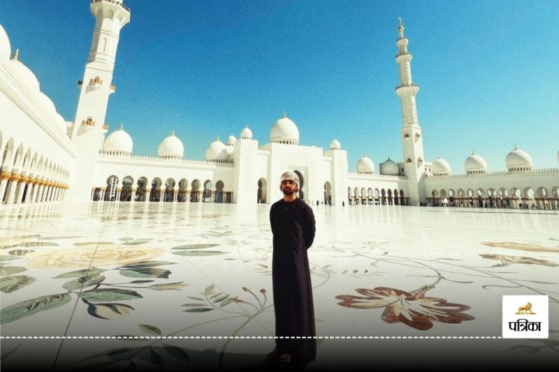 Diljit Dosanjh visits Abu Dhabi’s Sheikh Zayed Grand Mosque