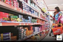 FMCG HIGH PRICE: बढ़ने वाले हैं चाय, बिस्किट, तेल, शैंपू जैसी जरूरी चीजों के दाम,
जानिए क्या है कारण - image