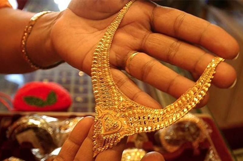 Father and son stole jewelry worth lakhs from daughter's in-laws' house