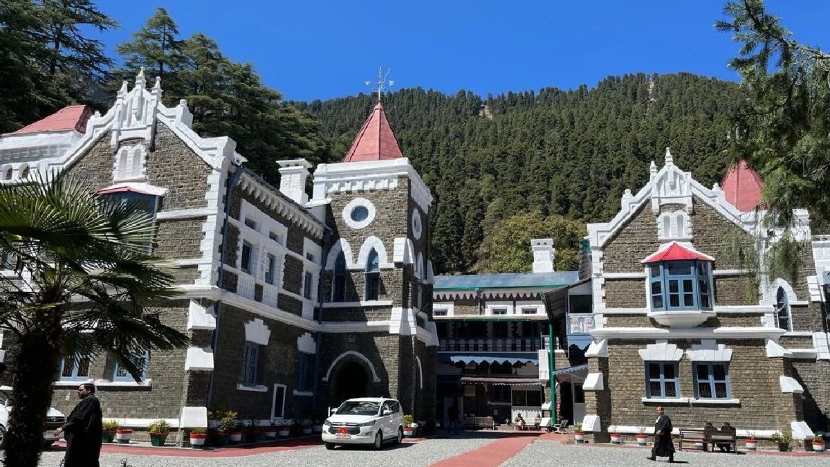 High Court has issued contempt notice to the Chief Secretary of Uttarakhand
