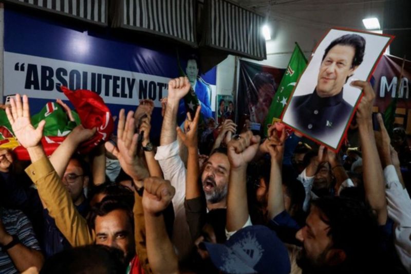 Imran Khan supporters