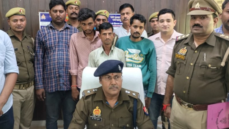 पुलिस की गिरफ्त में चारों अभियुक्त