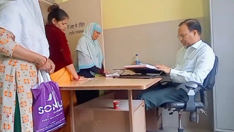 वरिष्ठ आयुर्वेदिक चिकित्सक डॉक्टर राजेश कुमार दीक्षित