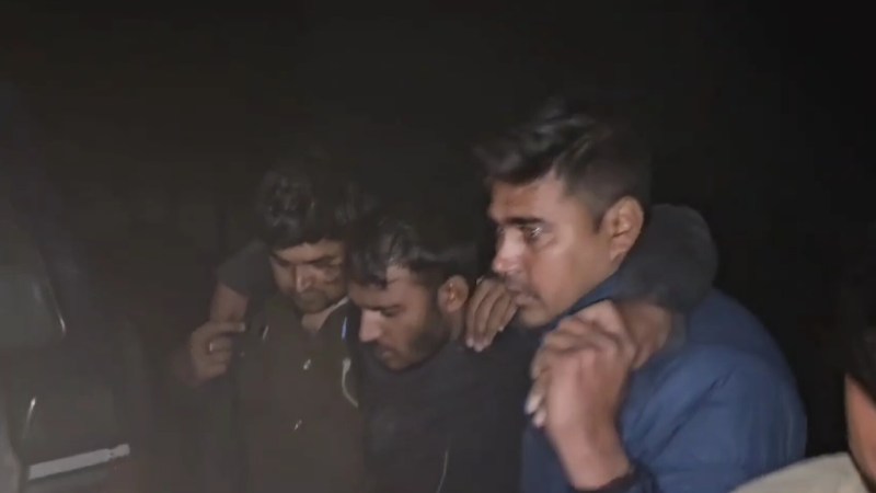 पुलिस के कंधों के सहारे चलता लुटेरा